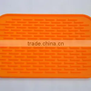 Heat Resistant Water Proof Non Slippery Silicone Dining Table Mat thumbnail-2