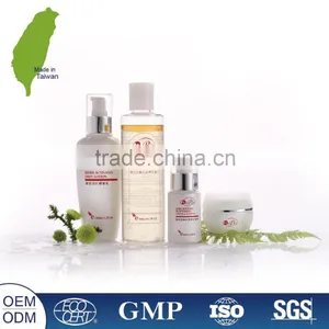 MIT Elastic Refill the Water Quickly PETALS HERB WHITENING SKIN TONER thumbnail-4