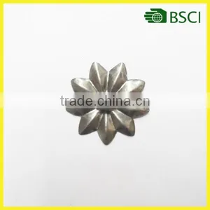 YS15B088 Flower Sheet Metal Part for Garden Decoration or Garden Pot thumbnail-1