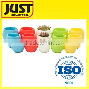 Plastic Flowerpot thumbnail-1