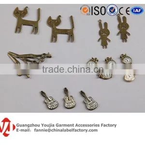 Factory Price Antique Bronze Brass Plated Metal Charm Pendants For Necklace/Garment/Wine thumbnail-1