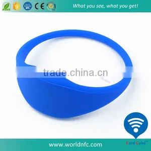 Programmable Silicone RFID Wristband thumbnail-1