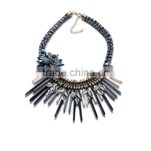Recommend New Necklace Vintage Ethinc the Exaggerated Flower Necklace Plate Geometric Hand-woven Resin Necklace thumbnail-4