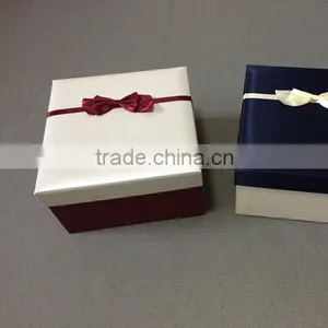 Senior Mercerized Satin Sponge Cover Square Valentine's Day Gift Box Gift Box Wholesale thumbnail-3
