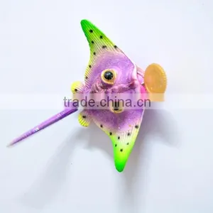 5 Inch Glitter Surface Butterfish Eat Dollars Little Fish 3d Plastic Fridge Magnet thumbnail-4