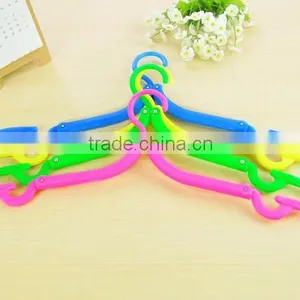 New Non Slip Hanger Portable Travel Plastic Shirt Clothing Holder Folding thumbnail-5