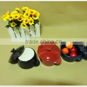 2014 Round High Quality Two Handles Colored Ceramic Bakeware Plate Set thumbnail-4