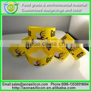 2014 Hot Selling Engraved Logo Silicone Bracelet thumbnail-1