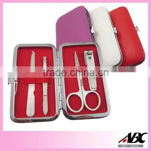 Hot Sale Avon Manicure Set In Triangle Shaped Case thumbnail-5