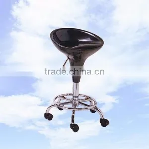 Hairdressing Master Chair thumbnail-1