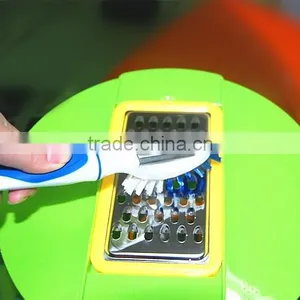 Plastic Brush With Peeler thumbnail-6