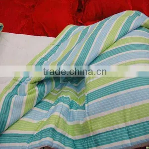 High Quality Cheap 100% Polyester Summer Quilt in Yiwu thumbnail-1