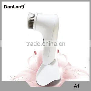 2015 New Arrival Portable Hot Selling Deep Cleaning Facial Beauty Sonic Facial Brush Machine thumbnail-2