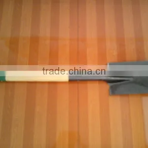 Wooden Handle Shovel/spade thumbnail-1