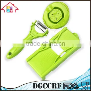 Reliable Factory Multifunction 2 in 1 Vegetable Fruit Salad Peeler Silcer thumbnail-1