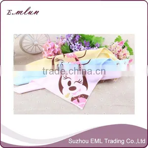 Wholesale Triangular Cotton Bibs With Buttons thumbnail-3