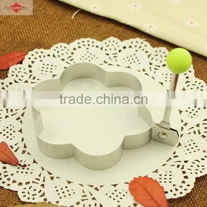 ZY-F140 4pcs High Quality Stainless Steel Fried Egg Molds Egg Ring Set Stainless Steel Egg Mold With pp Ball Handle thumbnail-2