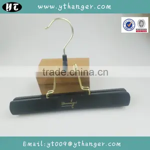 HA7067 Black Skirt Wooden Hanger Luxury Hair Extensions Hanger Supplier's Choice thumbnail-4