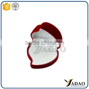Red Flower Shape Velvet Jewelry Boxes Ring Packaging Box thumbnail-4
