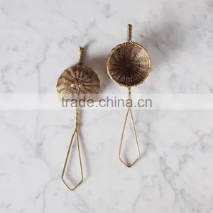 Brass Woven Tea Strainer With Long Handle thumbnail-1