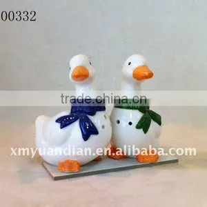 Duck Design Salt and Pepper Shakers thumbnail-1