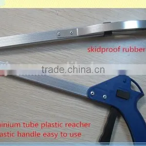 Plastic Handle Aluminum Tube Rubber Clamp Reacher thumbnail-1