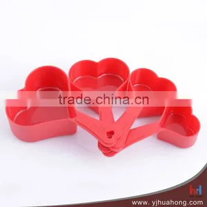 Heart-shaped 4pcs Plastic Measuring Cups thumbnail-1