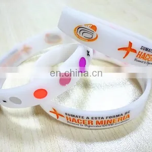 Charming Color Changing UV Silicone Bracelets thumbnail-5