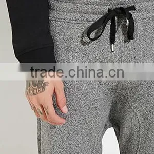 Man Four Minutes of Pants Draw String Waist Shorts thumbnail-2