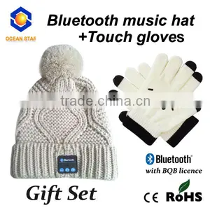 Bluetooth Beanie With Touch Screen Gloves in Gift Box thumbnail-4