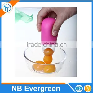 Easy Clean Silicone Round Egg Yolk Out Separators, Pluck Egg Yolk Extractors thumbnail-1
