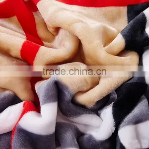 Good Hand Feel 300GSM Lattice Printing Flannel Blanket thumbnail-4