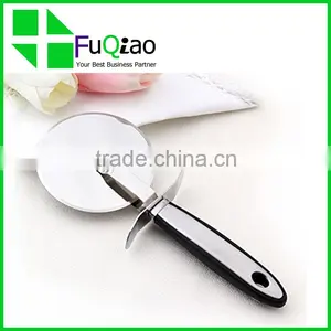 Good Suppliers Food Grade Bakeware Baking Tools Stainless Steel Pizza Cutter Wheel Pizza Blade thumbnail-3