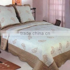 Quilt Bed Spread thumbnail-1