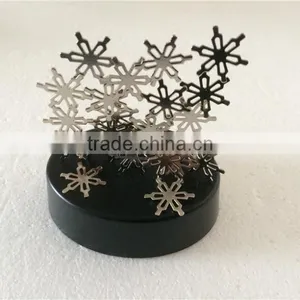 Magnetic Sculpture Snowflake thumbnail-1