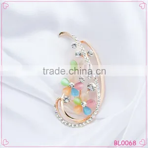 Manufacturers Rhinestone Feather Brooches Wholesale Beautiful Flower Brooch thumbnail-1