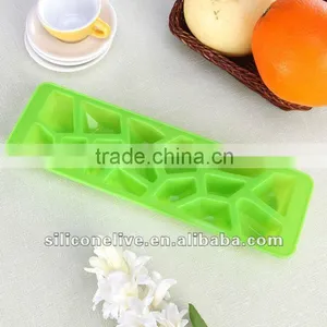 Rock Shape Ice Cube Tray thumbnail-1