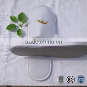 Wholesale Soft Hotel Plush Material Slipper Closed Toe With EVA Sole thumbnail-3