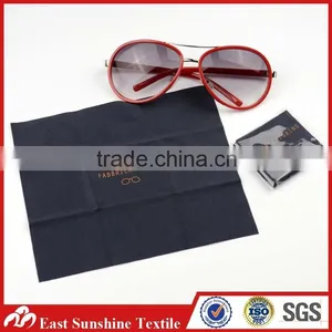 Microfiber Cleaning Cloth in Pocket thumbnail-1