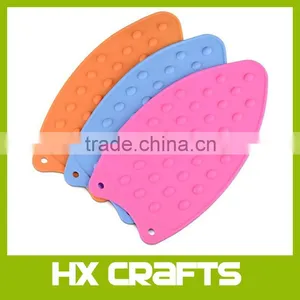 Amazon Hot Sell High Quality Hot Protection Rest Pad Mat Underlay Cover Helpers Safe Surface Silicone Iron Mat thumbnail-3