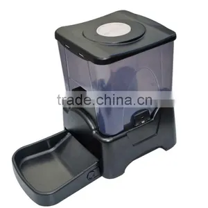 Large Capacity Automatic Pet Feeder With LCD Display thumbnail-1