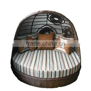Oyster Rattan Garden Daybed With Canopy thumbnail-1
