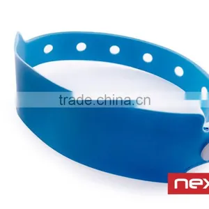 Soft PVC Wristband With RFID Chip thumbnail-3