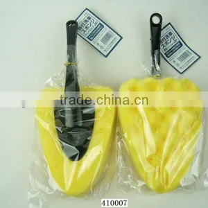 Car Wash Sponge Brush With Plastic Handle thumbnail-1