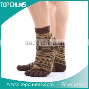 Custom Cheap Wholesale Man Cotton Toe Sock thumbnail-1