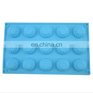15 Holes DIY Daisy-shaped Ice Cubes and Molds for Cakes, Chocolates and Puddings thumbnail-5