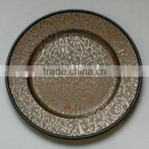 Disposable Plastic Plates thumbnail-1