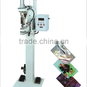 Automatic Pearl Attaching Machine With Four-claw Nail thumbnail-1
