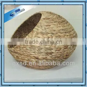 Eco-friendly Natural Water Hyacinth Pet Basket thumbnail-1