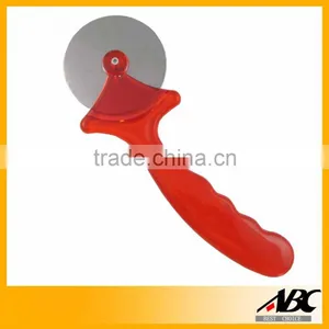 Stainless Steel Pizza Cutter With Plastic Handle thumbnail-6